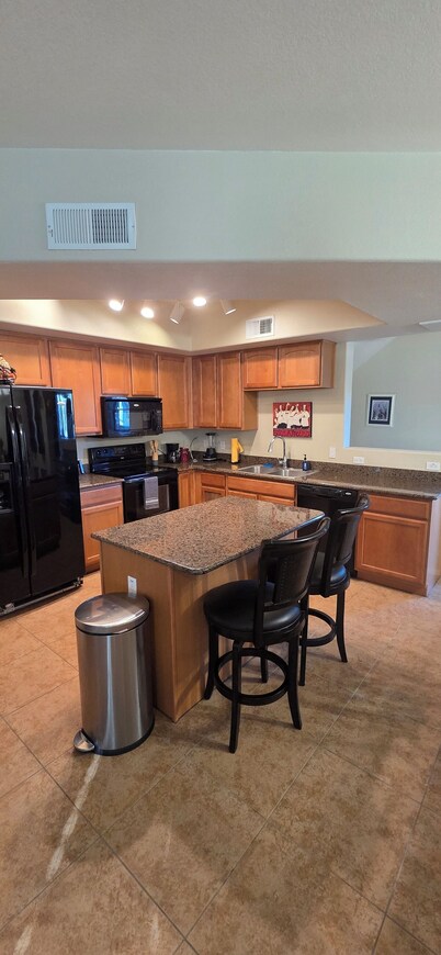 2-bedroom townhome in beautiful Tempe Next to Cubs Spring Training Field