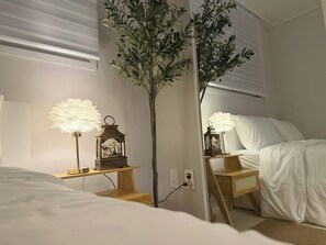 Classic Twin Room, 2 Bedrooms, Refrigerator, City View | Free WiFi - WOOSOO604 (Seoul)