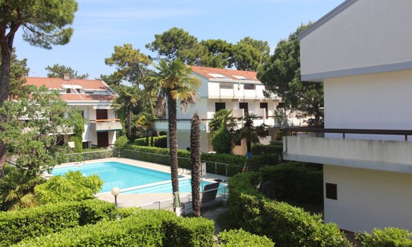 Relaxing Villa With Fenced Garden - Lignano Pineta
