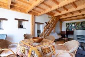 House | Dining - Charming Home Near Verdon Gorges & Pool (Digne-les-Bains)