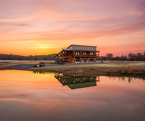 Exterior - Waterfront Retreat: Heated Pool, Game Room, Fishing Pond (Broken Bow)