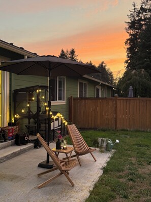 Terrace/patio - Clean 2BR Home with Peloton Bike & Tread in Puyallup (Puyallup)