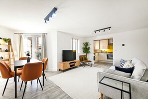 Smart TV - Peaceful London City Apartment & Free Parking (London)
