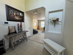 Interior - Modern comfort near Medical Center (Houston)