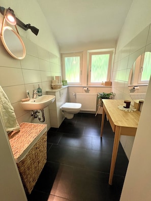 Hair dryer, towels, soap, shampoo - Idyllic retreat on the edge of the forest - perfect for hiking & unwinding (Hann. Münden)