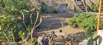 House in the Marine di Sant'Ambroggio, 10-minute walk to the sea, large terrace