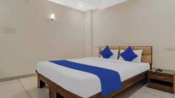 Deluxe Double or Twin Room | Desk, laptop workspace, free WiFi