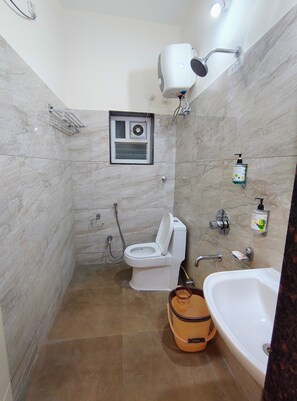 Dusche, Handtücher, Seife, Shampoo