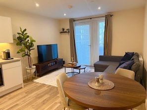 Living area - White City Luxury | 1BR Apartment | Prime Location (London)