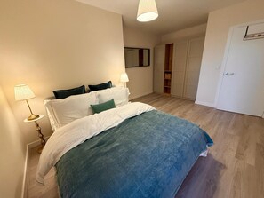 1 bedroom, iron/ironing board, WiFi, bed sheets - White City Luxury | 1BR Apartment | Prime Location (London)