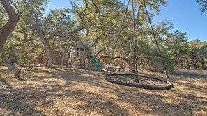 Property grounds - 3 Bedrooms | Golf Simulator | Arcade (Wimberley)