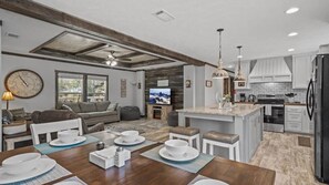 Luokittelematon kuva, 4 kautta 44, painike