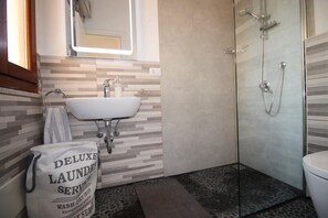 Shower, bidet, towels - Villetta Salley, A/C, stunning sea view (Costa Paradiso)