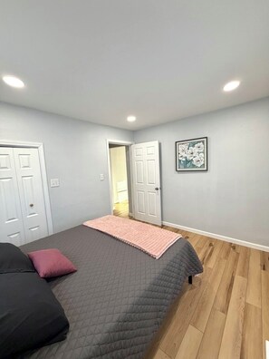 Internet, bed sheets