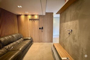 Living area - Luxury Garden in Riviera: Where the Garden Meets the Beach (Bertioga)