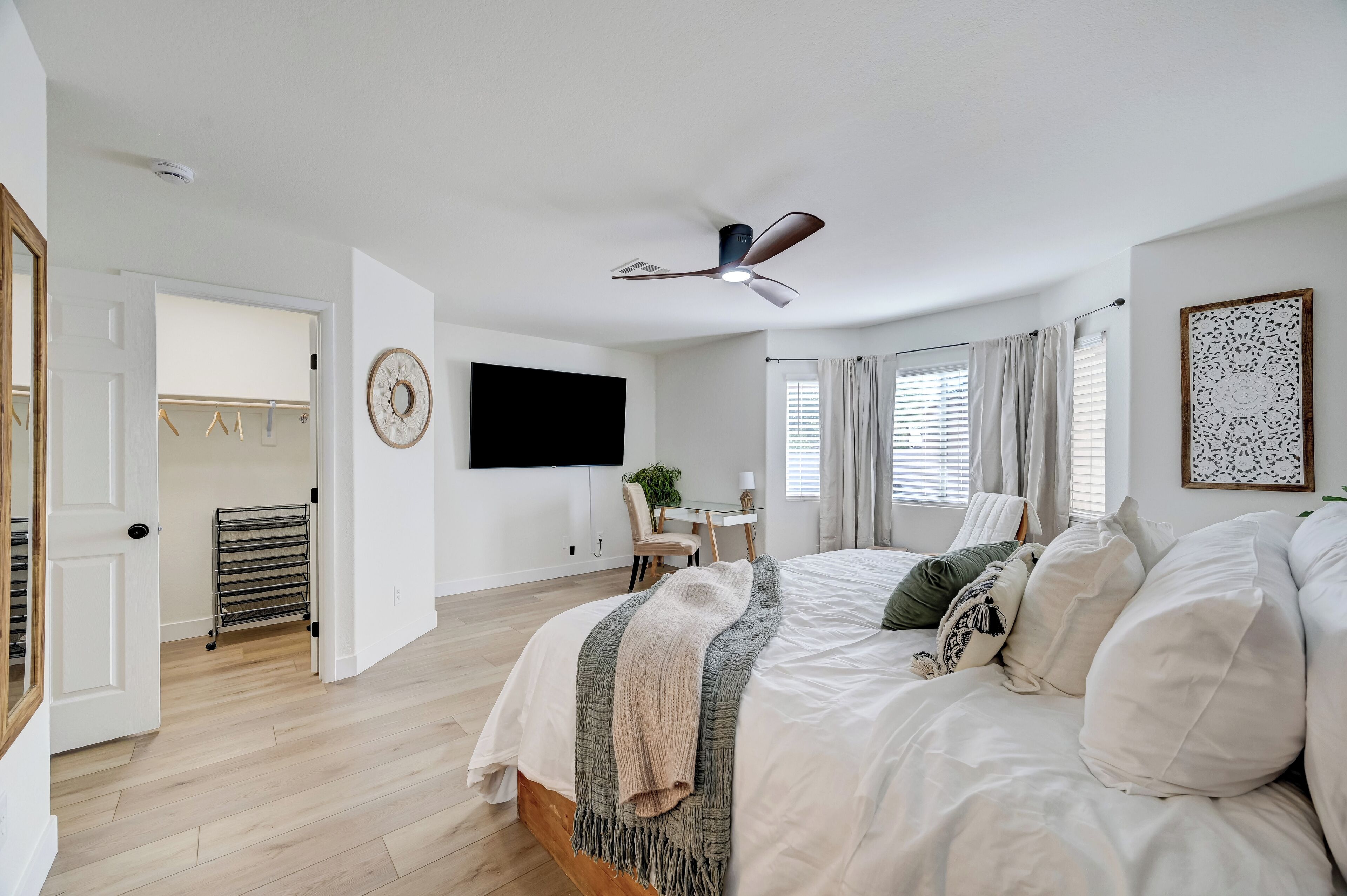 4 habitaciones, tabla de planchar con plancha y wifi gratis 