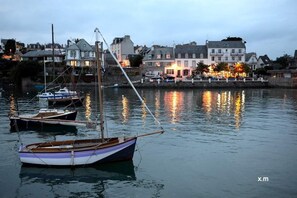 Marina - Nice Duplex with terrace in Locquirec harbour, 50M from the beach (Locquirec)