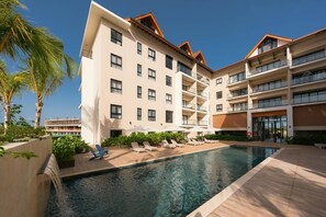 Pool - Chic 1-bedroom in Greenwood /Pool plus Secure Parking (Punta Cana)