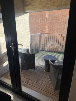 Interior - Modern 1-Bed Flat with Balcony | Willesden Green (London)