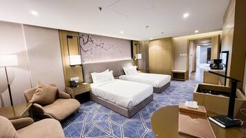 two bedrooms Suite | Desk, iron/ironing board, free WiFi