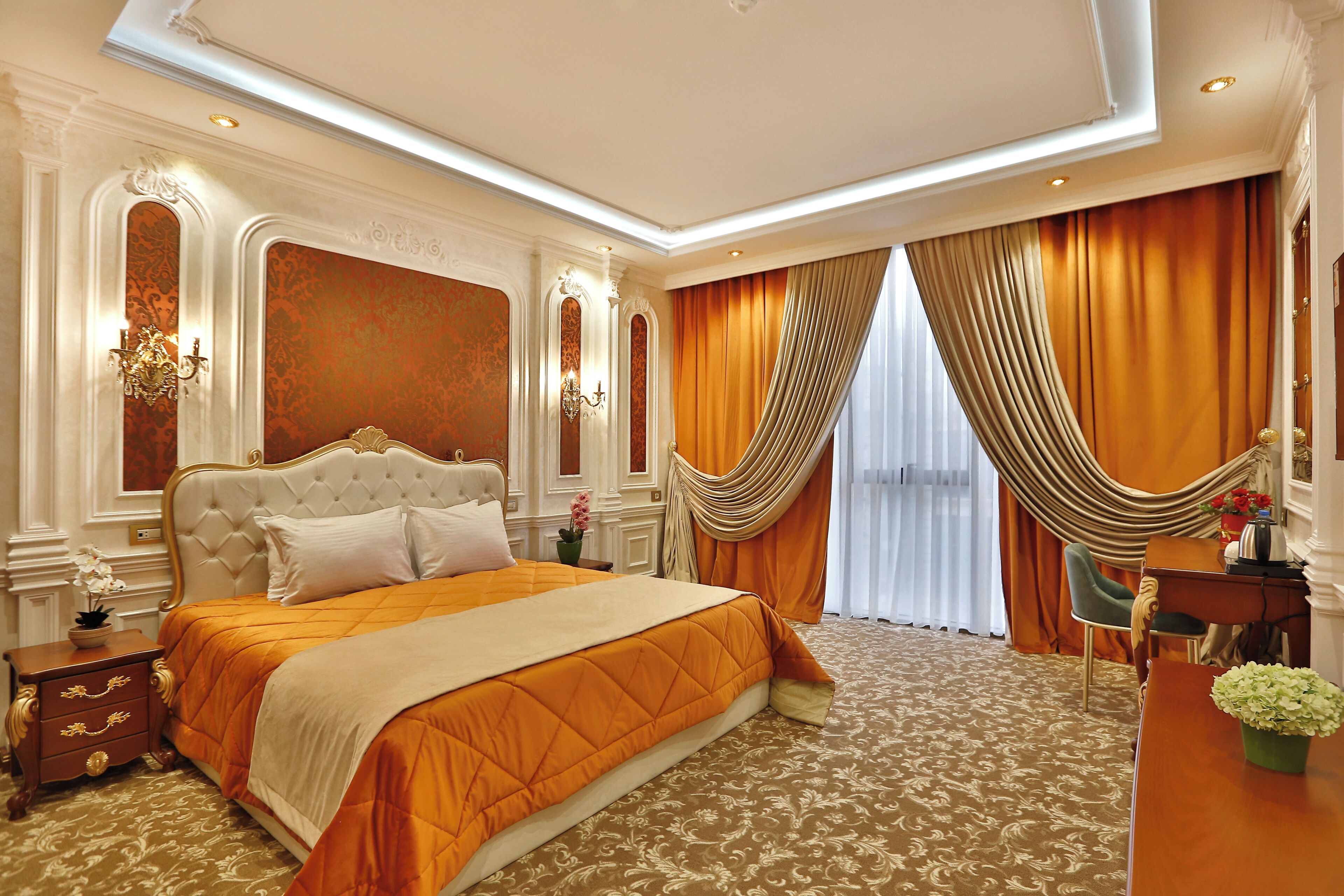 Deluxe Room | Down comforters, Select Comfort beds, minibar, desk