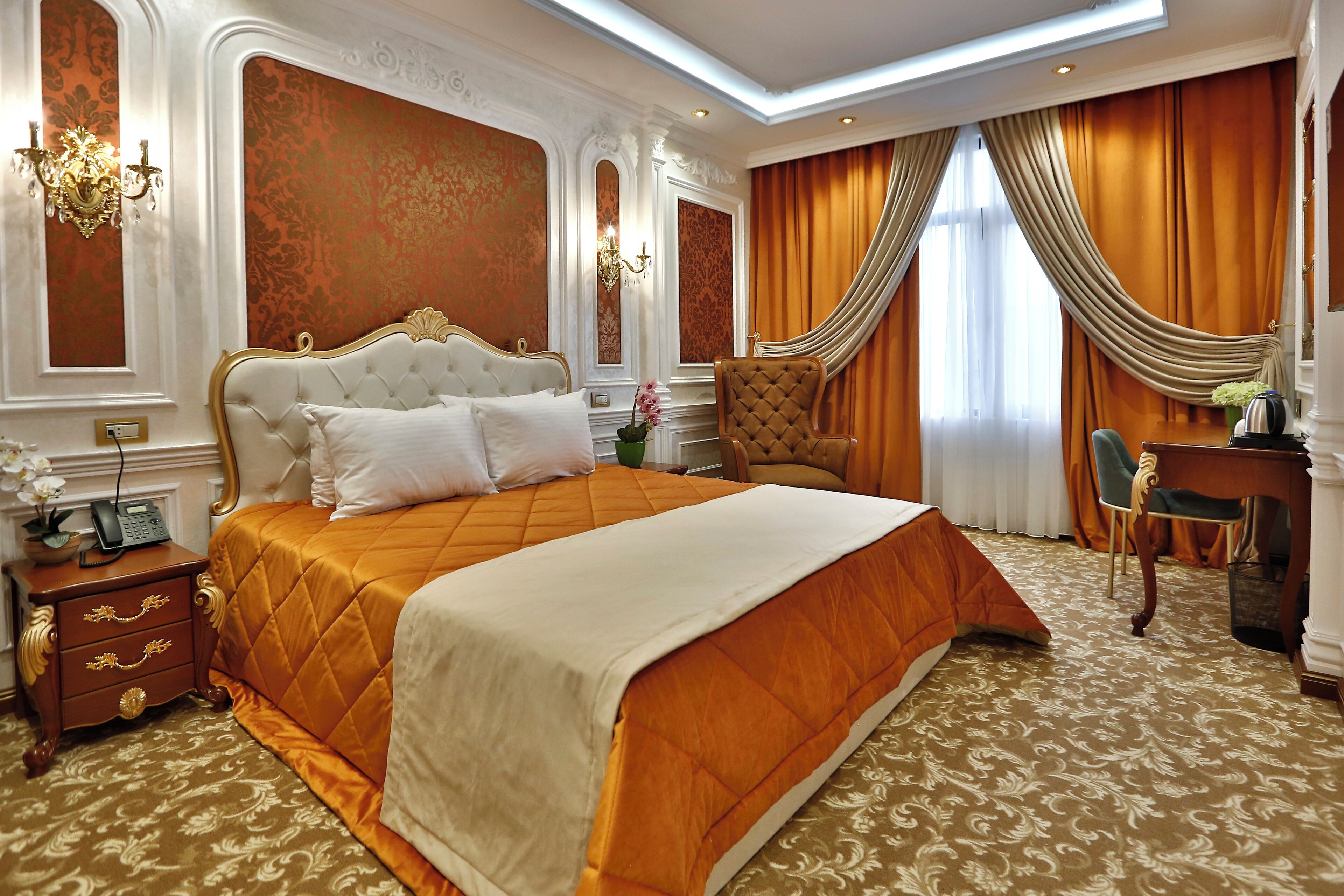 Junior Room | Desk, laptop workspace, free WiFi