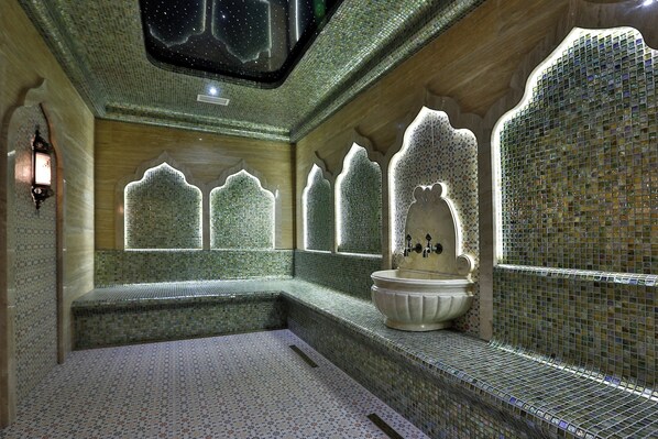 Deep-tissue massages, 1 treatment room