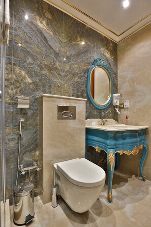 Shower, free toiletries, hair dryer, towels