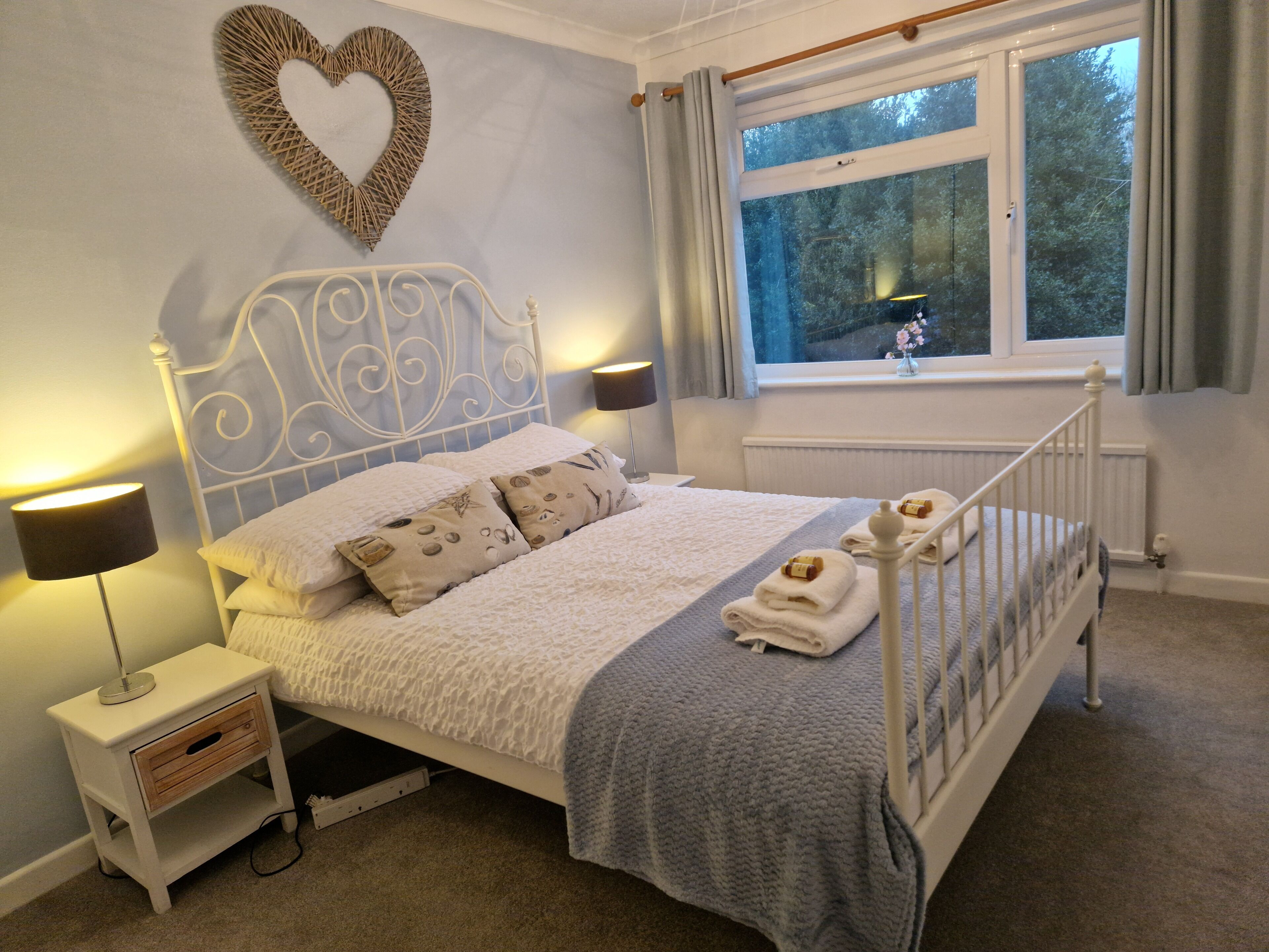 Fer et planche à repasser, accès Internet, draps fournis