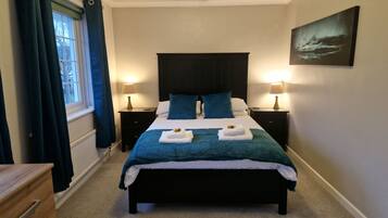 Strykejern/-brett, internettilgang og sengetøy