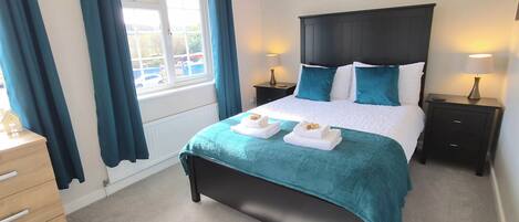 3 habitaciones, tabla de planchar con plancha y wifi gratis