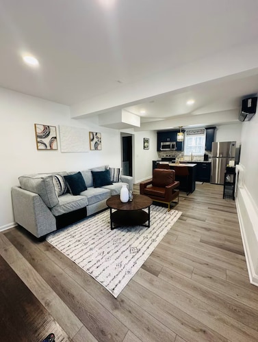 Cozy Private Basement Apartment in Buford with AC & Separate Entry