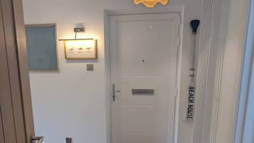 Apartment, 2 Bedrooms, Accessible, Balcony | Interior