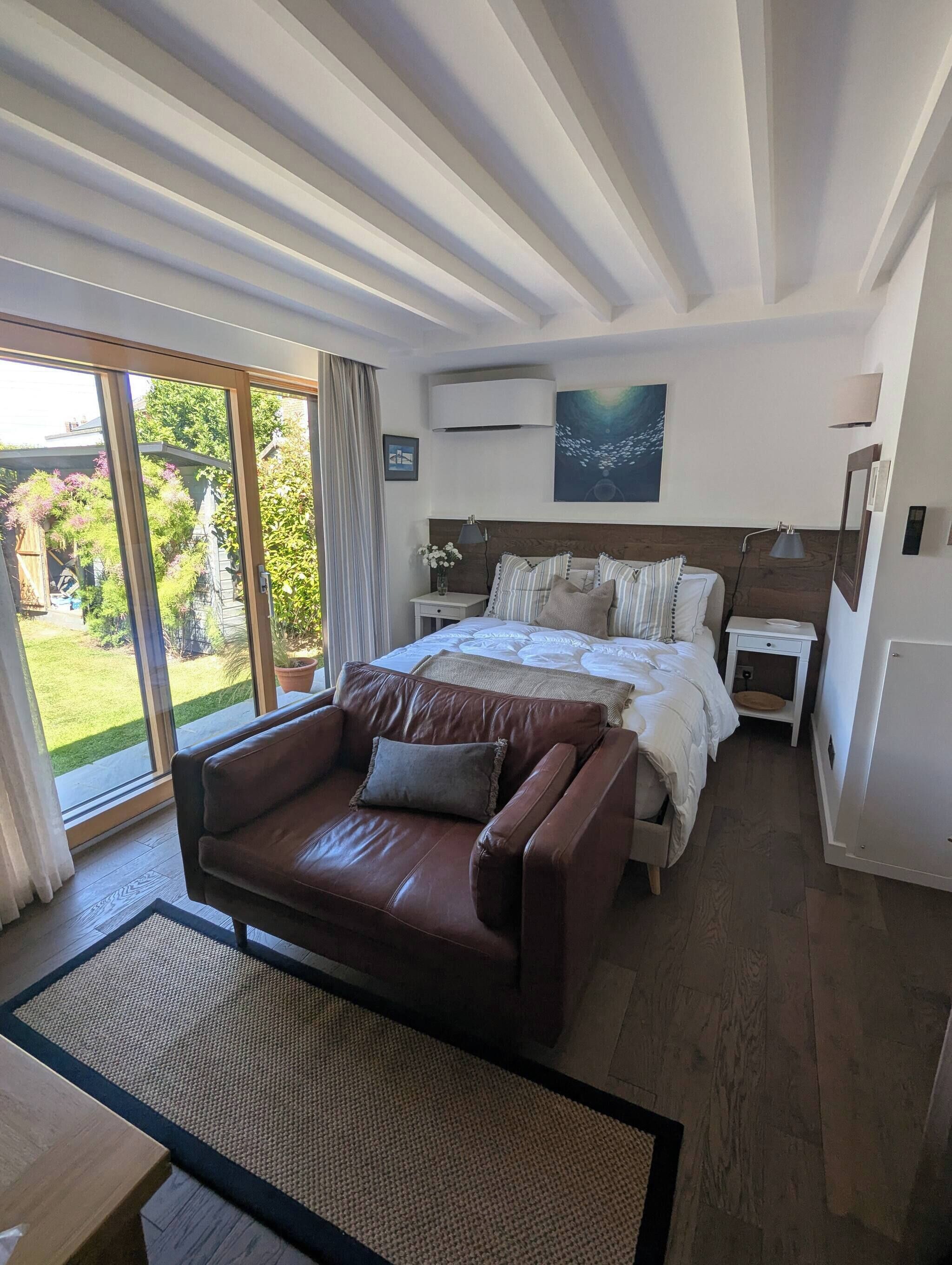 Apartment, 2 Bedrooms, Accessible, Balcony | Living room