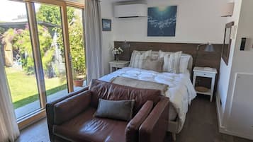 Apartment, 2 Bedrooms, Accessible, Balcony | Living room