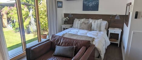 Apartment, 2 Bedrooms, Accessible, Balcony | Living room