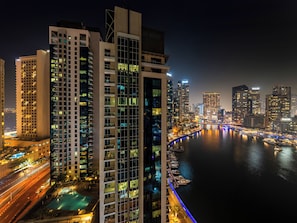 Exterior - Luxury Waterfront View with Ain Dubai (Dubai)