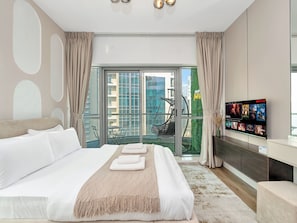 Iron/ironing board, free WiFi - Luxury Waterfront View with Ain Dubai (Dubai)