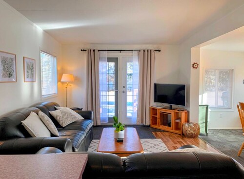 Crowsnest Magic Mountain Stays