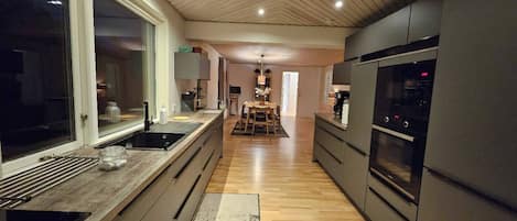 Villa, 3 habitaciones, con acceso para personas discapacitadas, Terraza | Interior