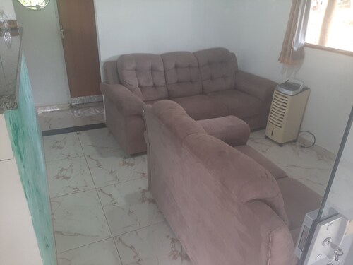 ACONCHEGO ATLÂNTIC is located 9km (15 minutes by car) from the center, come and relax.