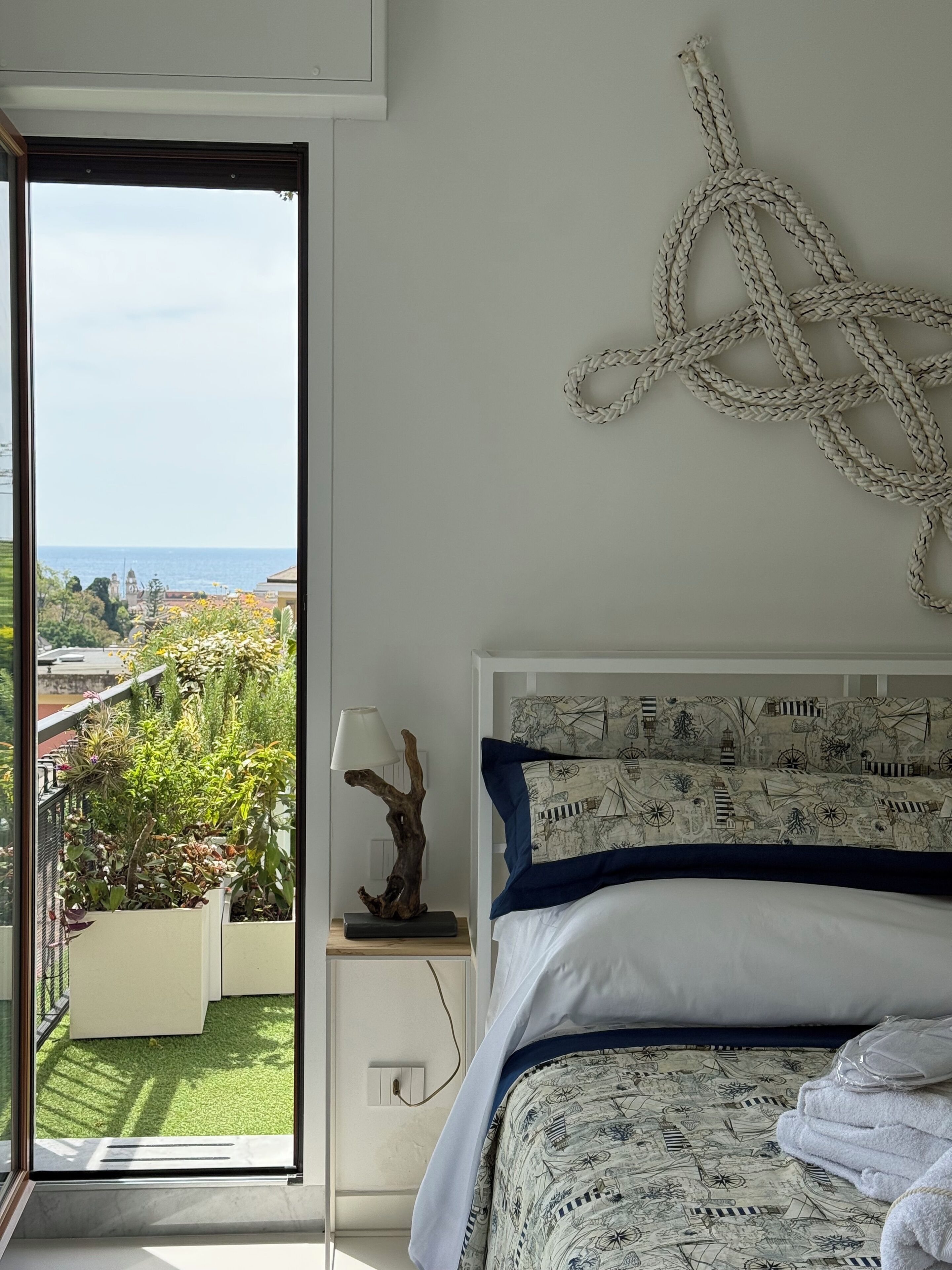 2 室のベッドルーム、アイロン / アイロン台、WiFi、ベッドシーツ