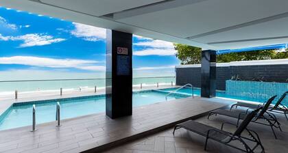 Playa Farallon, BEACHFRONT, 3-bedroom WITH 3 ensuite condo. OCEAN VIEW BALCONY