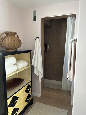 Hair dryer - 2-bedroom condo in delightful Ocean City with AC (Ocean City)