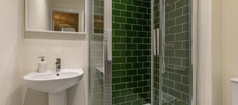 Free Parking | Sleeps 7 | 2 Bedrooms | Nice Area