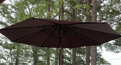 Peaceful 3-bedroom island cabin with AC in beautiful Meredith