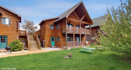 Cozy entire cabin in perfect Warrens with spacious Loft Area