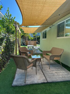 Terrace/patio - Delightful 2 bedroom - Island Time Cottage in Key Largo (Key Largo)