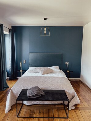 Schreibtisch, kostenloses WLAN, Bettwäsche