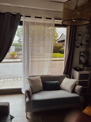 Interior - Les Résidences Gueguen - House Pool Vineyard (Préhy)